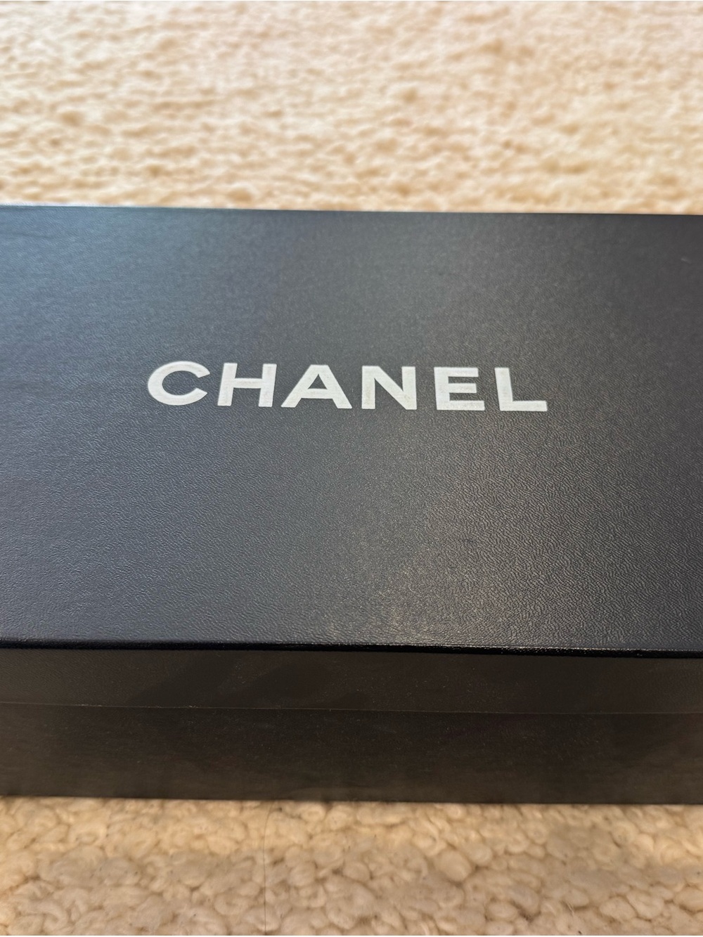 CHANEL Tan Leather Ballet Flats with CC Logo and Bow - Picture 14 of 14
